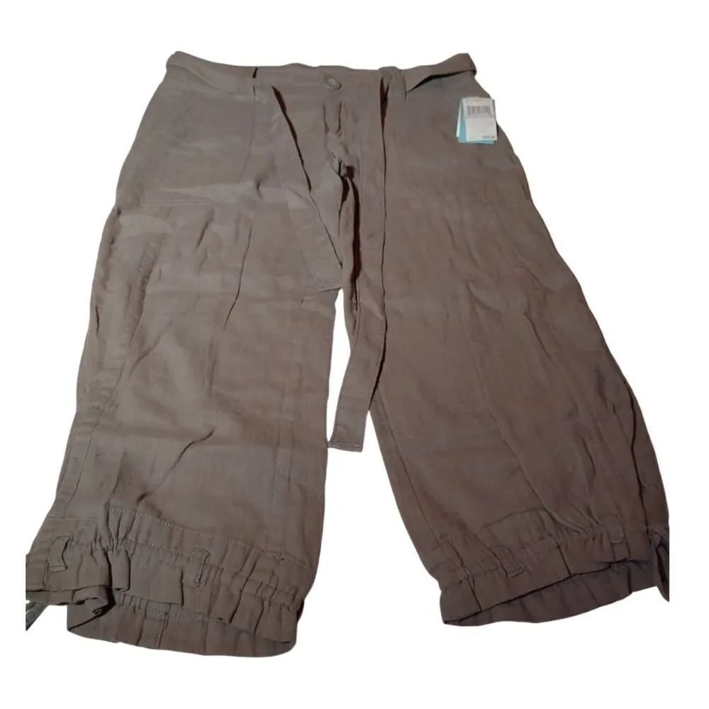 Aqua Women's NEW w/Tags Lightweight Gray Cargo Capri Pants - Size 6